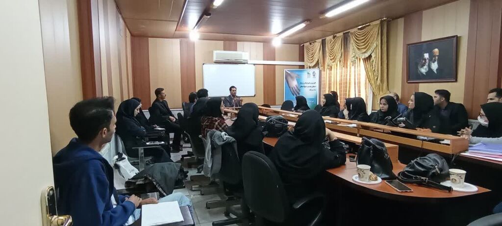 1365005-1 روانشناس برجسته کانون کرمانشاه راهکارهای حفاظت از کودکان و نوجوانان را تبیین کرد