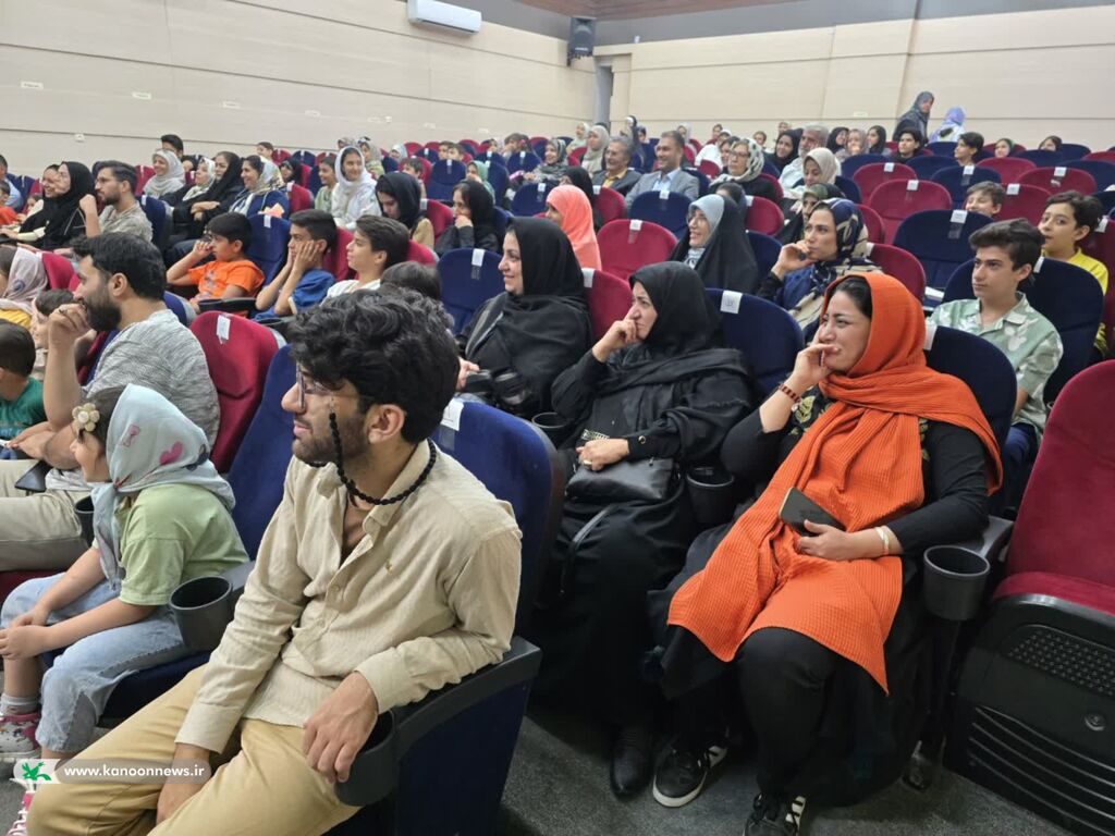 1365339-1 اجرای نمایش « پژواک » بر روی صحنه ی تئاتر