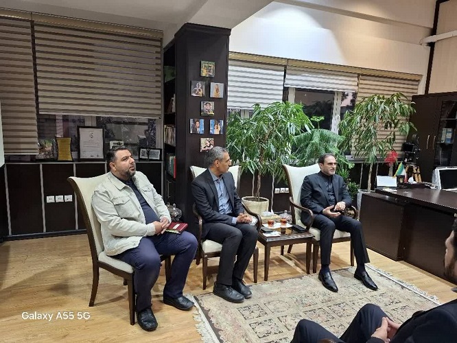 1365652-1 دیدار نماینده مردم شهرضا و دهاقان با مدیرعامل کانون پرورش فکری کشور