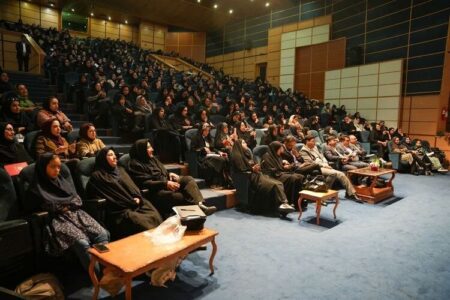 نشست آموزش قصه‌گویی ویژه مربیان پیش‌دبستانی استان اصفهان