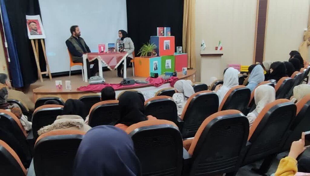 حضور داوود شیخ، بازیگر نقش یهودا در فیلم «یوسف پیامبر» در جمع نوجوانان بیرجندی