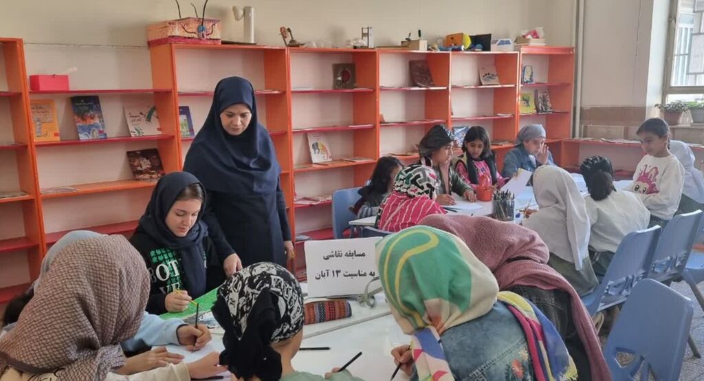 1365870-1 مسابقه نقاشی با موضوع استکبارستیزی در مرکز سرپلذهاب