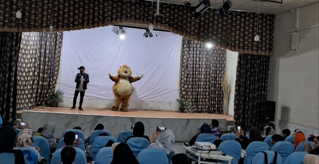 1365884-1 "یوز" میهمان خانوادههای کنگاور شد