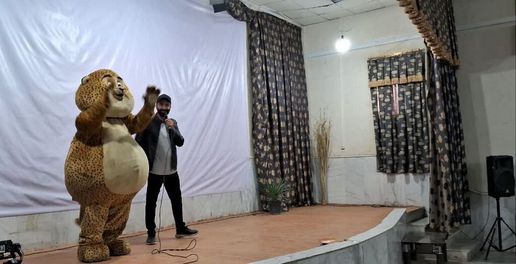 1365885-1 "یوز" میهمان خانوادههای کنگاور شد