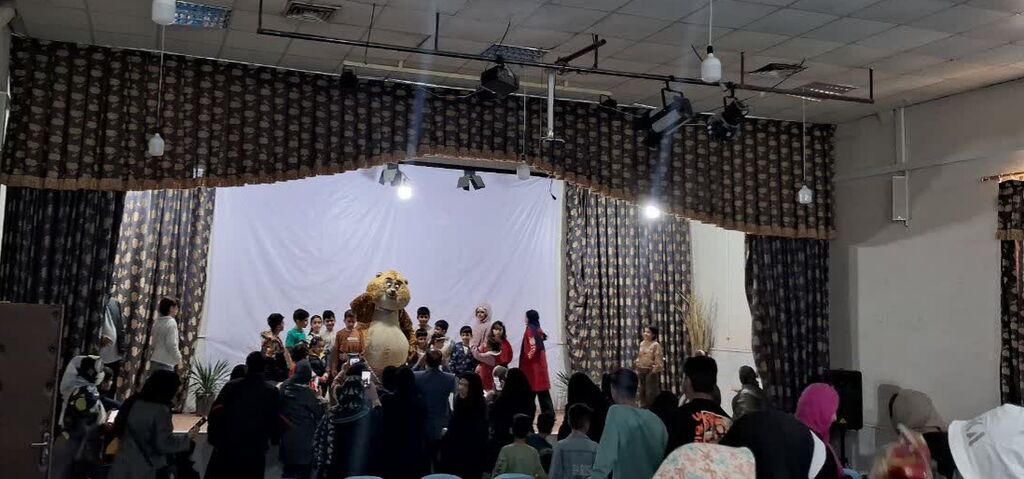 1365893-1 "یوز" میهمان خانوادههای کنگاور شد