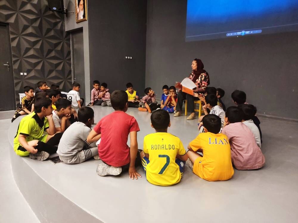 1365958-1 روزی پر از قصه و بازی برای کودکان اوز