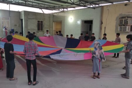 درخشش امید و نشاط در دل کودکان و نوجوانان با حضور «پیک امید» در کتابخانه دژگان