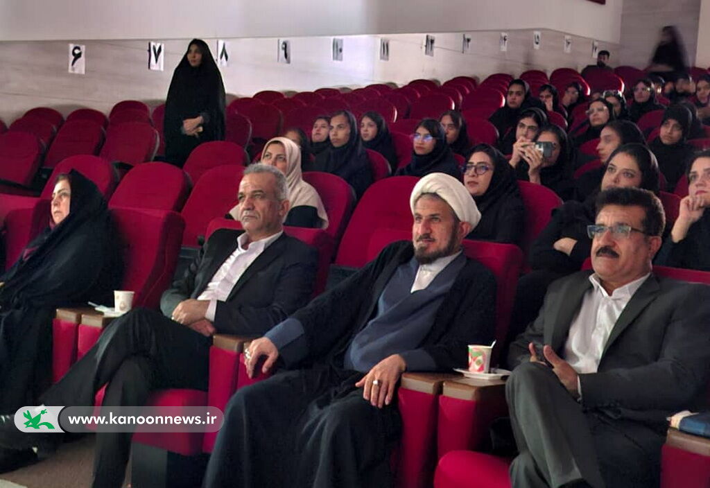 1366155-1 برگزاری "محفل ادبی دردانه ادب" در عالیشهر