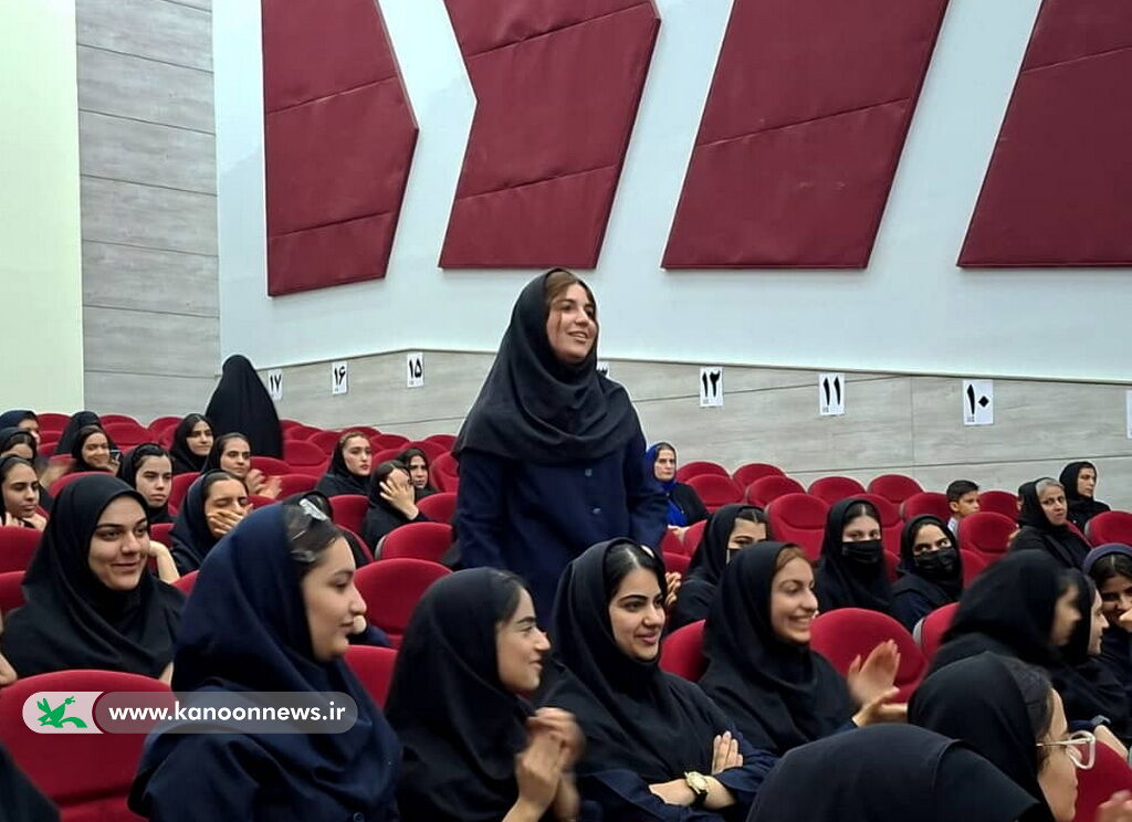 1366159-1 برگزاری "محفل ادبی دردانه ادب" در عالیشهر