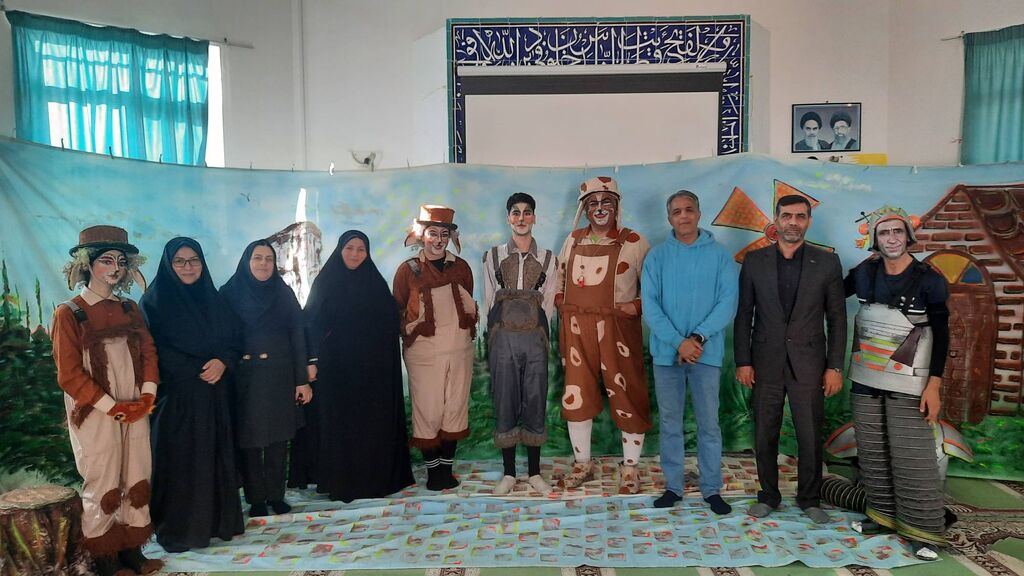 1366171-1 نمایش عروسکی «ونوش و کوهستان» با استقبال دانشآموزان در تنکابن اجرا شد