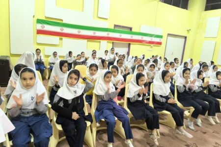 نوخوان‌ها در کانون‌ مرکز مرودشت با کتاب و بازی تجربه‌ای نو داشتند