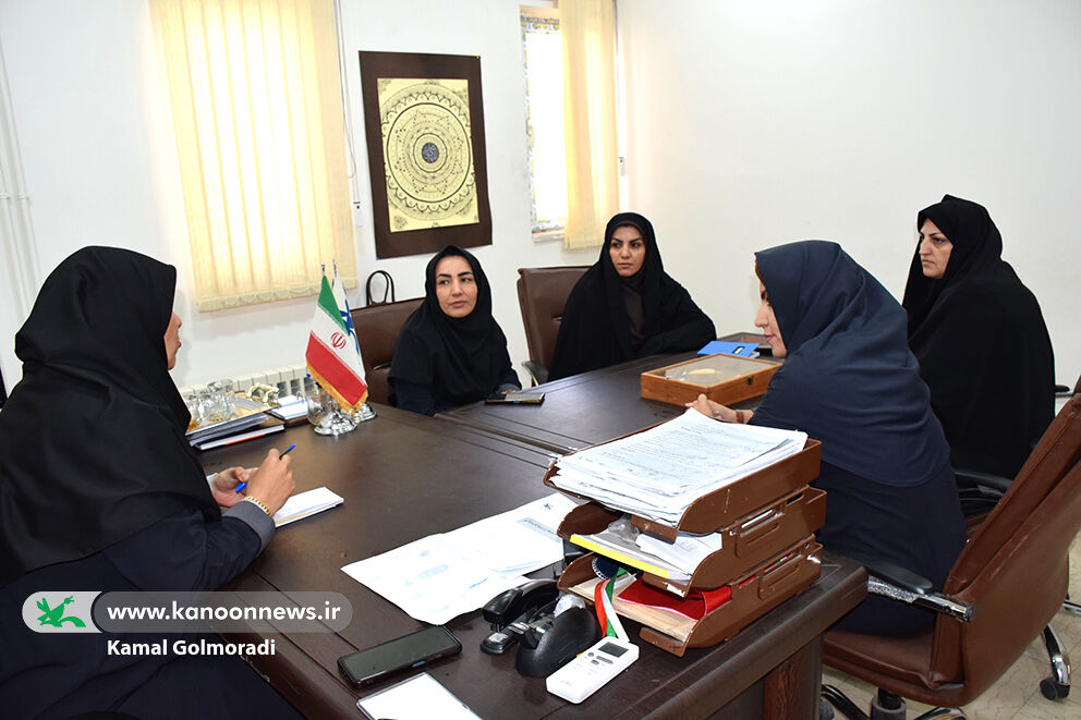 هماندیشی توسعه آموزش قصهگویی درکانون لرستان هماندیشی توسعه آموزش قصهگویی درکانون لرستان