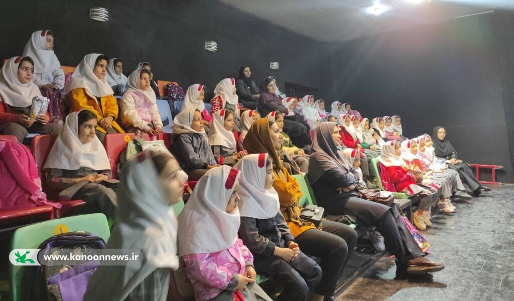 1366794-1 همنوایی واژه و تصویر در کارگاه قصهگویی