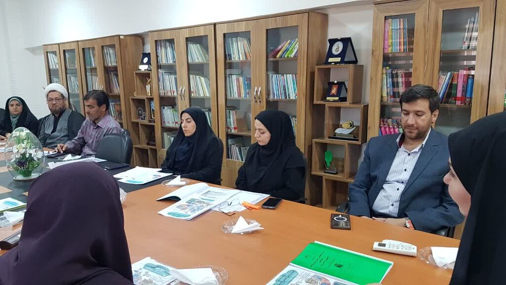 1366906-1 نشست توجیهی و همافزایی جشنواره بیستو هفتم قصهگویی در کانون کرمانشاه