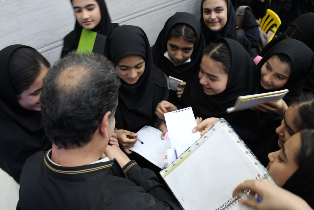 1367179-1 نوجوانان از تجربه کردن نترسند