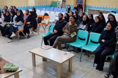 نقد و بررسی کتاب «عشق و رنج و بلوط» در کانون پرورش فکری کودکان و نوجوانان کردستان