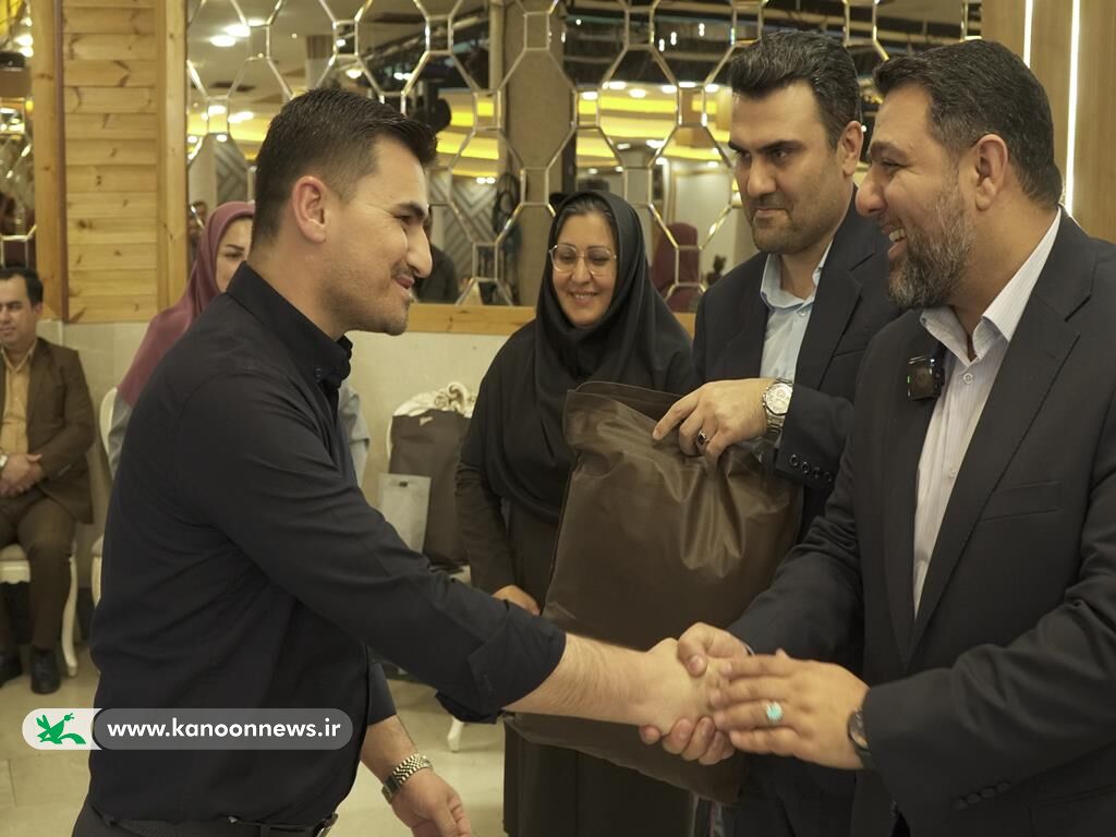 1367319-1 مربیان کانون؛ معماران آینده و سرمایههای فرهنگی جامعه