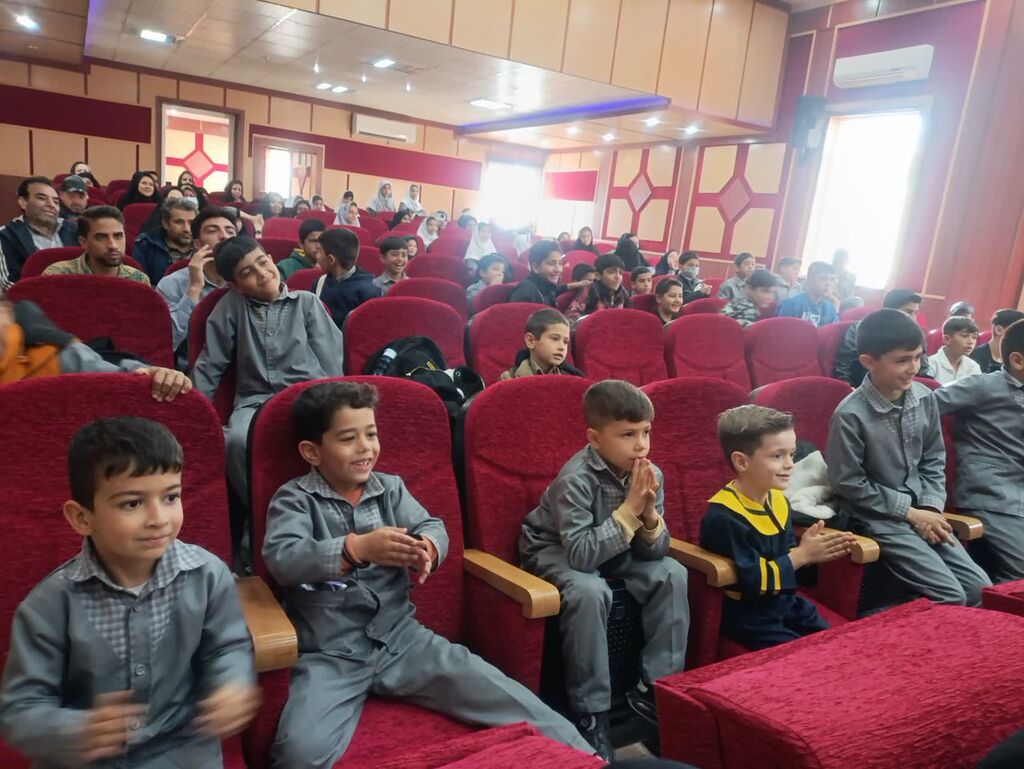 1367517-1 برگزاری نمایشگاه کتاب در شهر مرزی باجگیران به همت مرکز فرهنگی قوچان