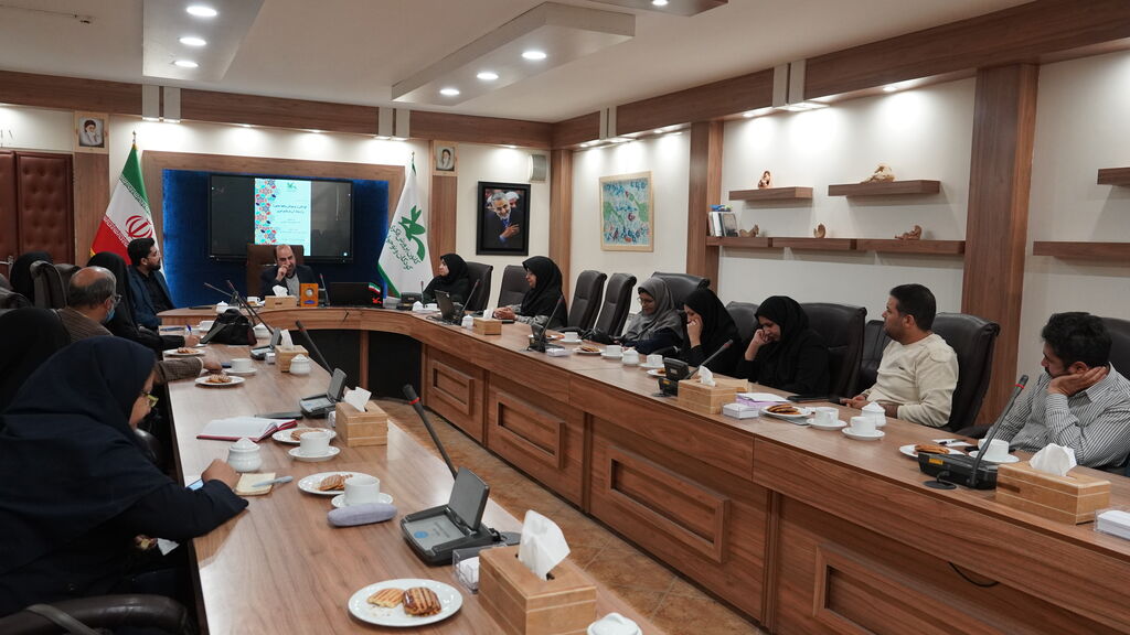 1367546 نشست آموزشی «کودکان و نوجوانان واقعه عاشورا و ارتباط آن با وقایع امروز» با حضور محمدرضا سنگری