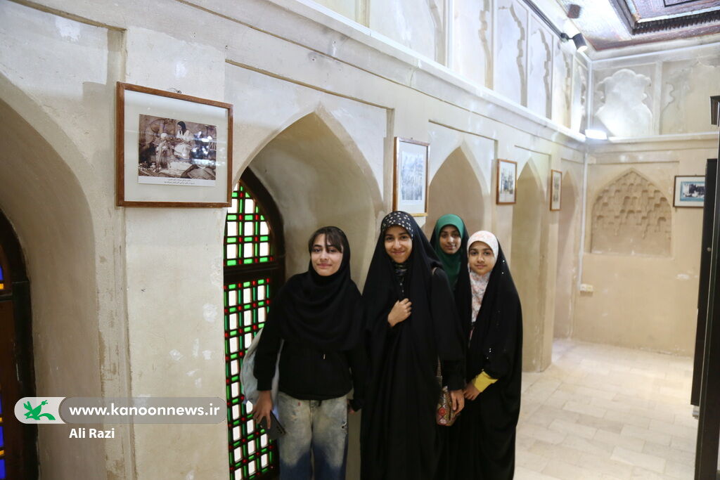 1367698-1 بازدید اعضا کانون استان بوشهر از موزه تاریخ پزشکی خلیج فارس