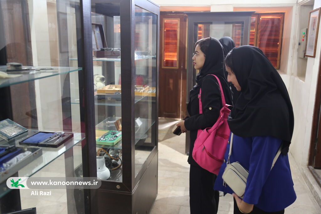 1367701-1 بازدید اعضا کانون استان بوشهر از موزه تاریخ پزشکی خلیج فارس