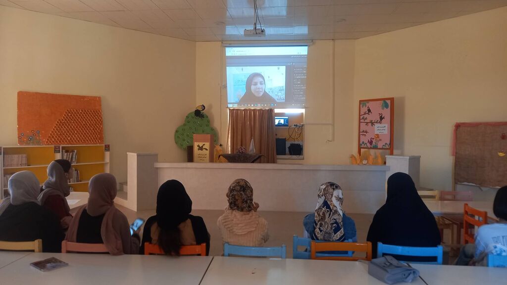 1367726-1 پنجمین نشست استانی «دو پنجره» با نقد کتاب «۱۰ راز آشواریا» برگزار شد