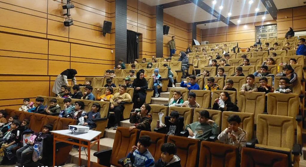 1367844-1 اکران انیمیشن سینمایی «یوز» در مرکز شماره ۴ کانون کرمانشاه