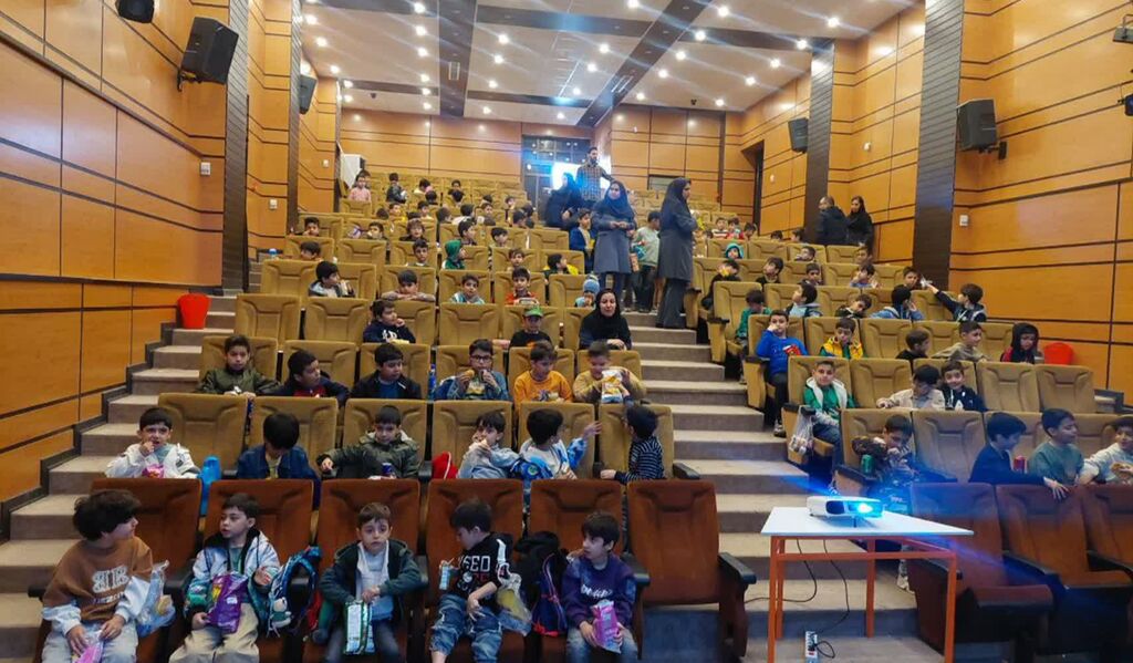 1367850-1 اکران انیمیشن سینمایی «یوز» در مرکز شماره ۴ کانون کرمانشاه