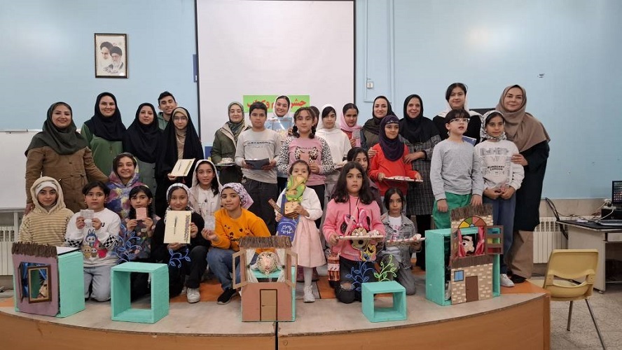 1367886-1 جشن علم و کتاب کانون علوم و فناوریهای نوین اصفهان