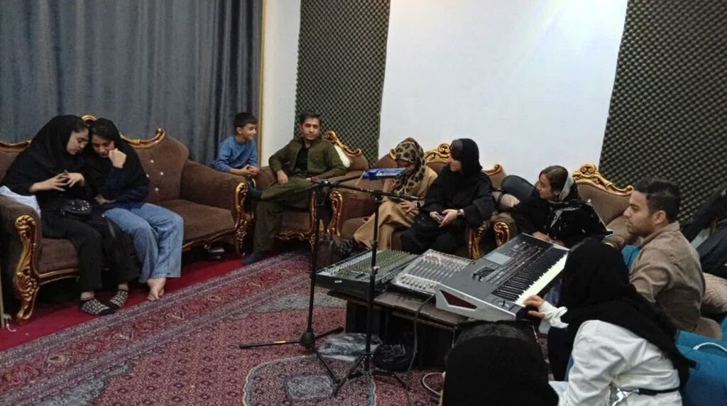 1367968-1 تولید سرود "ولاتم ایران" در مرکز ثلاثباباجانی