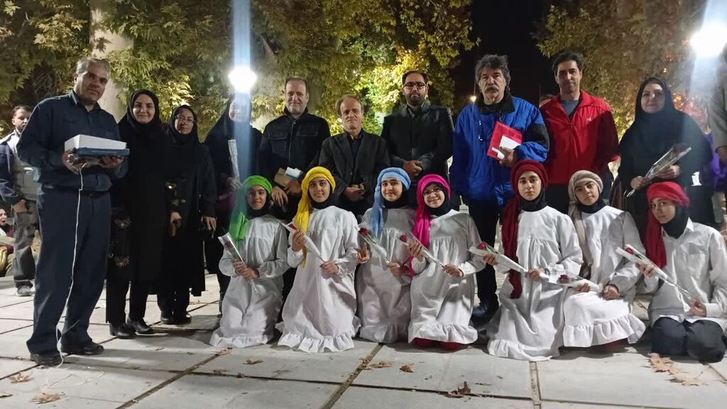 1368099-1 درخشش هنرمندان کانون همدان در جشنواره تئاتر بسیج «سوادیِ عشق»،