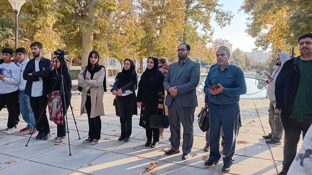 1368116-1 درخشش هنرمندان کانون همدان در جشنواره تئاتر بسیج «سوادیِ عشق»،