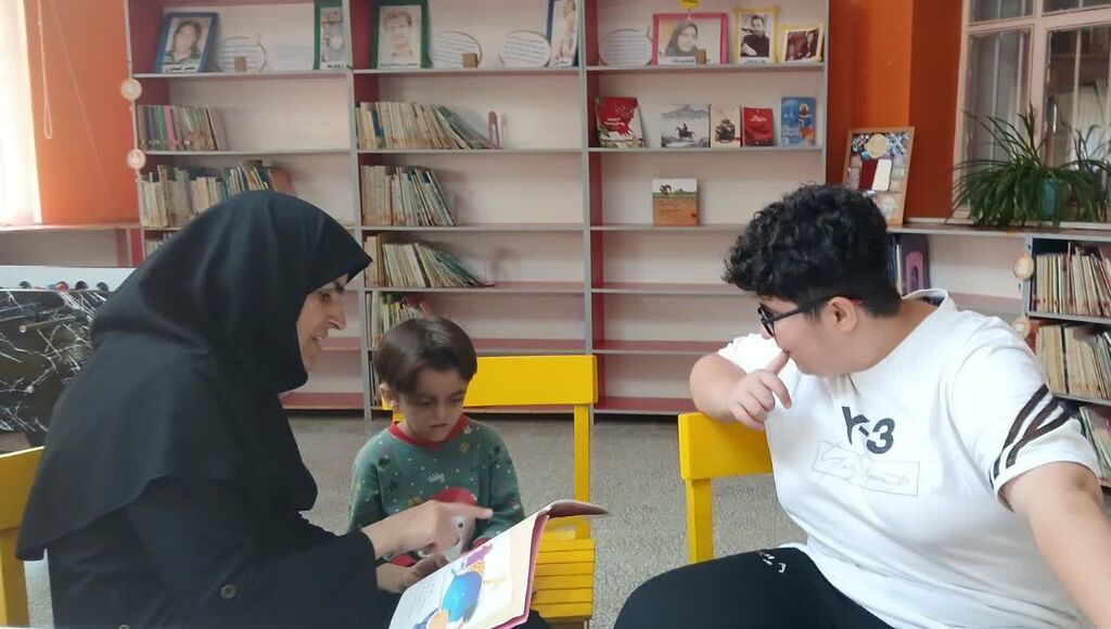 1368133-1 باشگاه کتابخوانی فراگیر کانون همدان مسیری برای شکوفایی کودکان با نیازهای ویژه