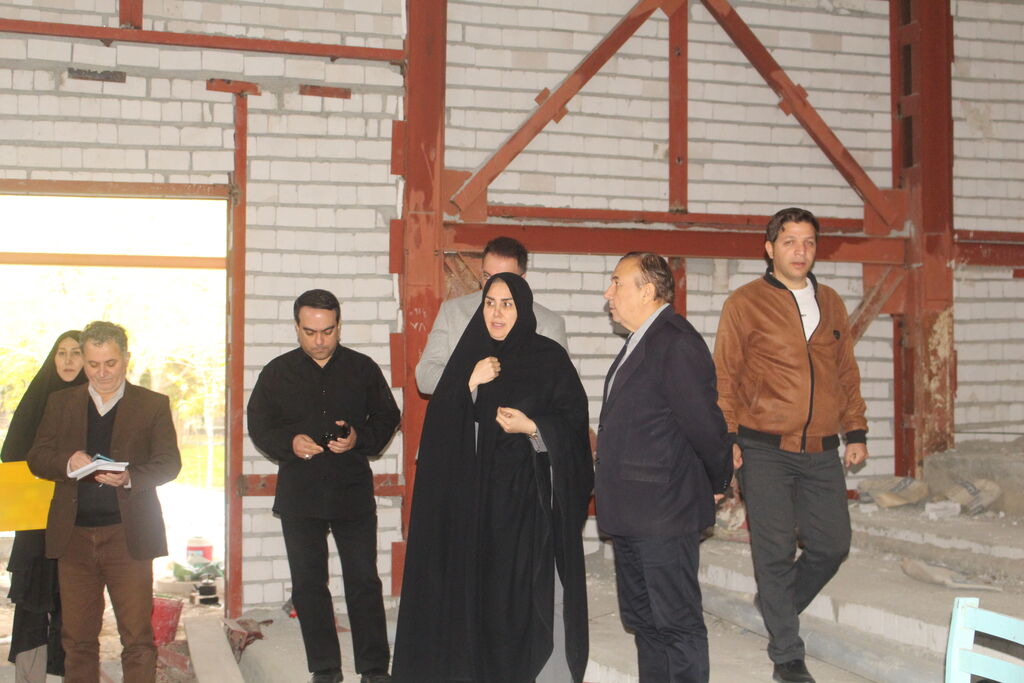 1368298-2 بازدید نوین، نماینده مجلس شورای اسلامی، از مجتمع کانون پرورش فکری کودکان و نوجوانان آذربایجان شرقی