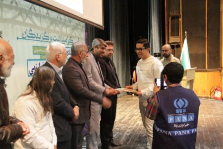 حضور مدیرکل کانون فارس در مراسم تجلیل از نخبگان علمی فارس