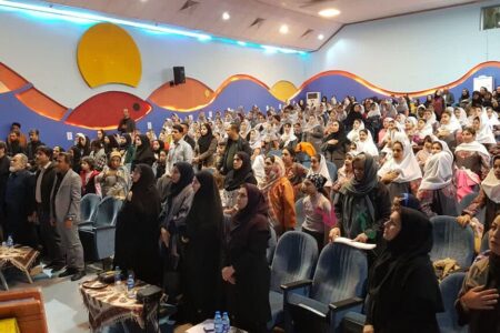 آیین تجلیل از اعضای کتابخوان کانون کرمانشاه با بیش از ۵هزار متر خوانش کتاب برگزار شد