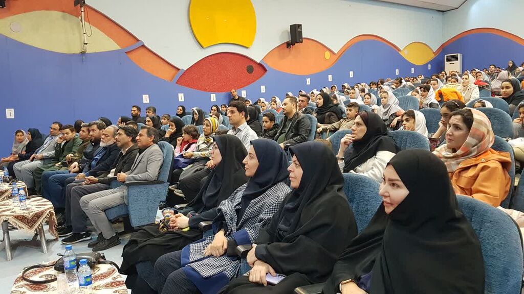 1368459-1 رونمایی از نماهنگ سرود «ولاتم ایران» در کانون کرمانشاه