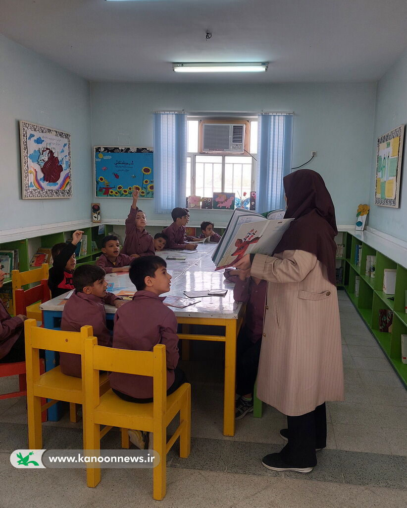 1368558-1 برگزاری ویژهبرنامههای هفته کتاب و کتابخوانی در مراکز فرهنگیهنری کانون استان بوشهر۱