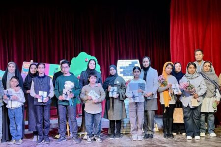 رونمایی از آثار اعضای کارگاه‌های ادبی مرکز ۷ مشهد