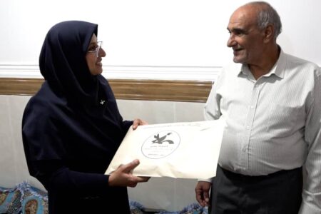 تجلیل از مش‌قاسم، مروج باسابقه کتاب‌های کودک و نوجوان در هرمزگان