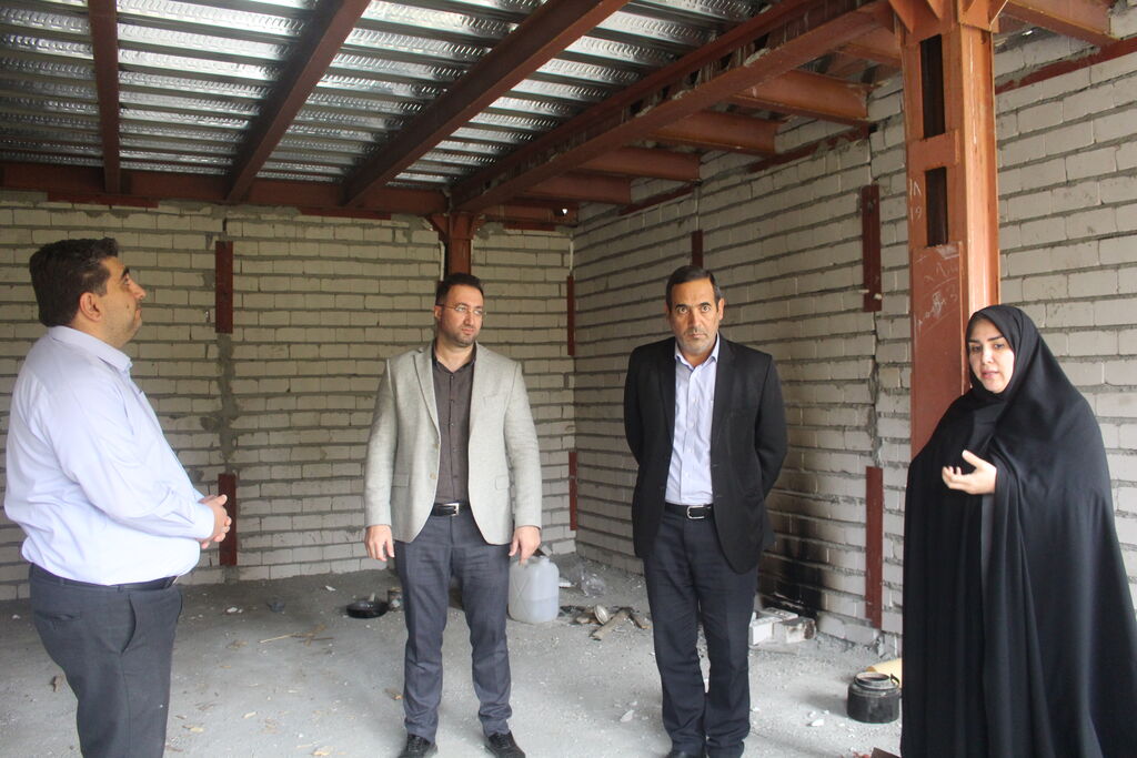 رئیس سازمان مدیریت و برنامه‌ریزی از سالن سینمای کودک و نوجوان کانون پرورش فکری بازدید کرد