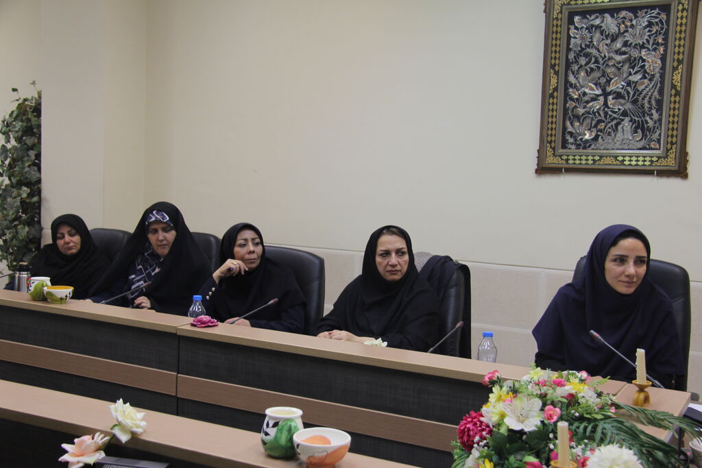 اسماعیل اله دادی/ مربیان به عنوان سفیران ادبیات فارسی، مسئول آشتی دادن نسل جدید با گنجینه‌های ادبی کشور هستند