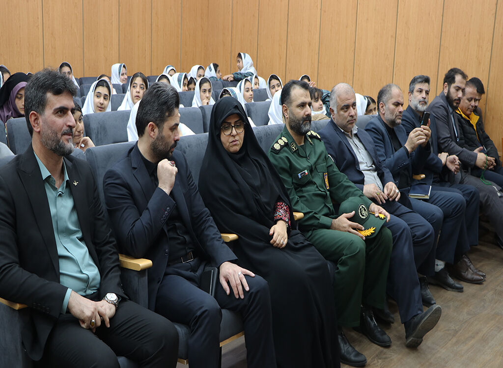 1368840-1 مهرواره «دنیای رنگی کتابها» در خمام؛ جشن دانایی و خلاقیت کودکان