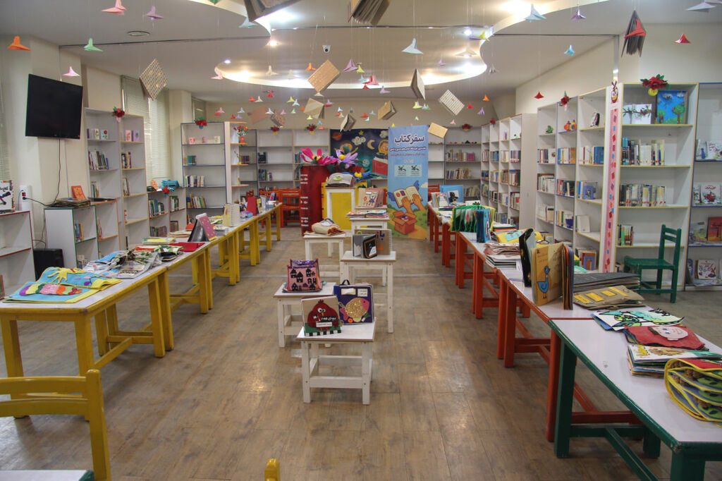 میزبانی دو هفته‌ای کودکان و نوجوانان دارای نیازهای ویژه از کتاب‌های حسی‌ـ‌لمسی در آذربایجان‌غربی