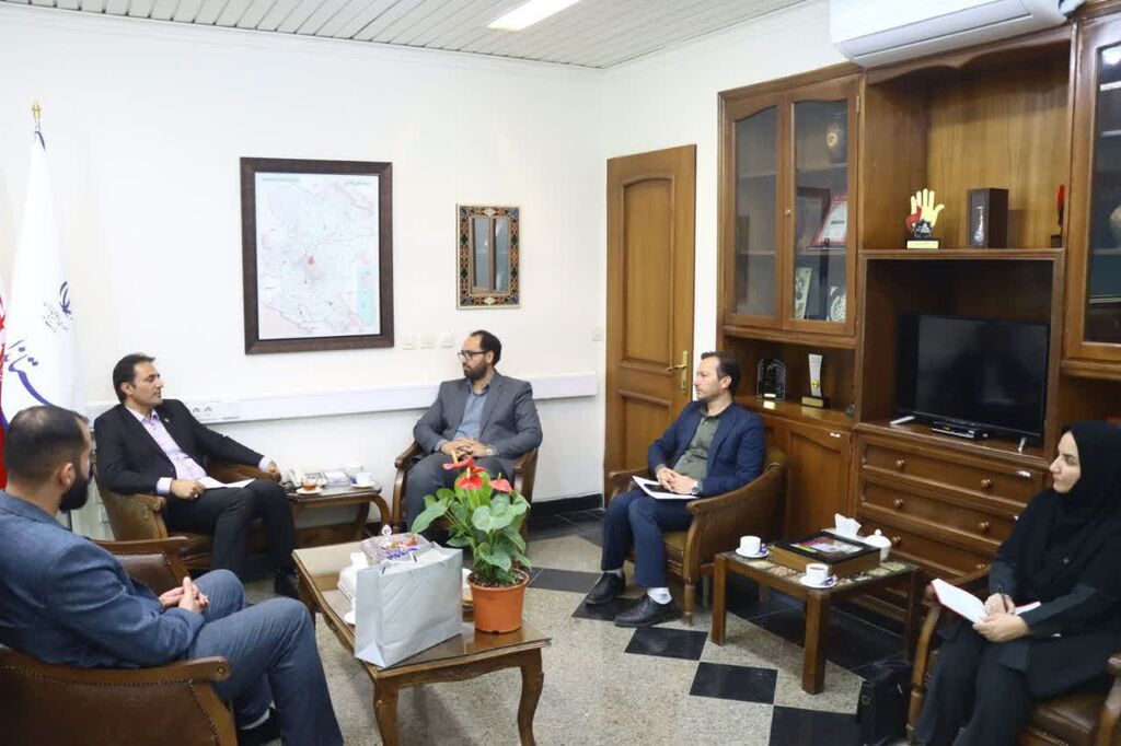 دیدار مدیرکل کانون پرورش فکری استان با معاون توسعه مدیریت و منابع استانداری