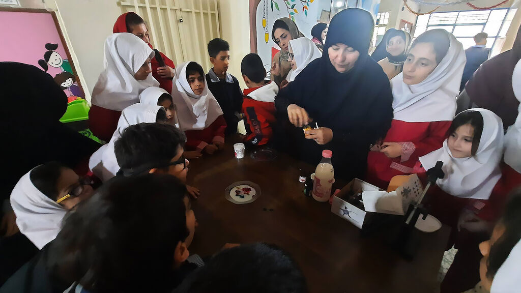 1369033-1 پیوند قصه و علم در مدرسه استثنایی شهید بابایی تنکابن