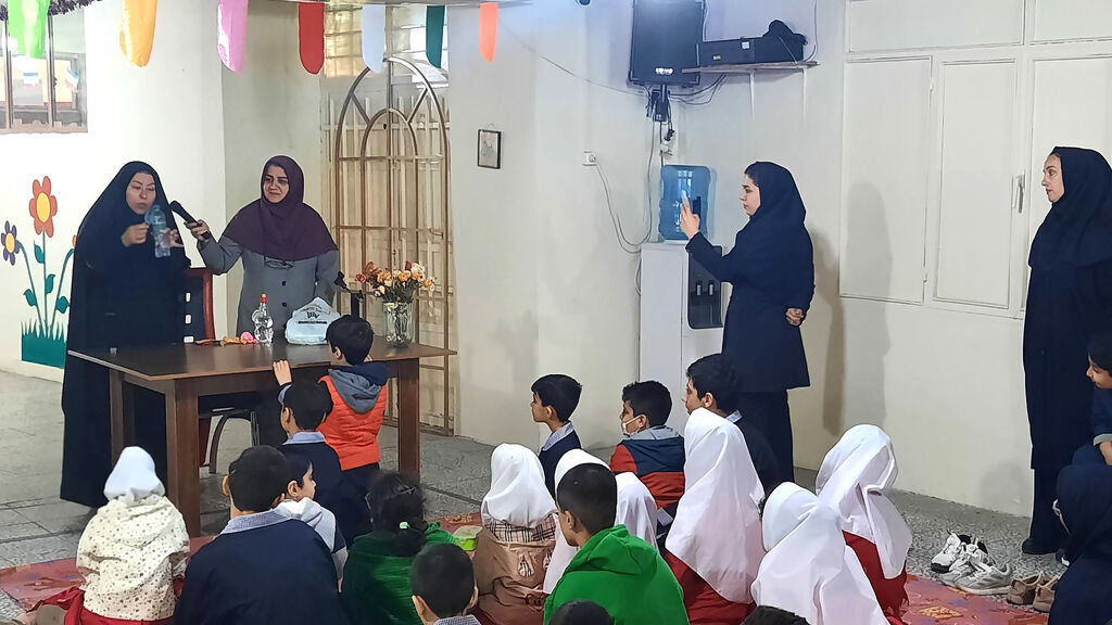 1369034-1 پیوند قصه و علم در مدرسه استثنایی شهید بابایی تنکابن