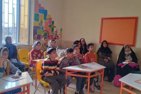 کارگاه قصه‌گویی با رویکرد انتخاب قصه‌های کتاب‌محور در مرکز شماره ۱۲ کرمانشاه