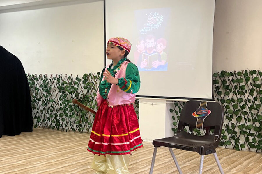 1369204-1 آغاز فصل روشنایی در هفته کتاب و کتابخوانی / دنیای یار مهربان میزبان نوجوانان انزلی شد