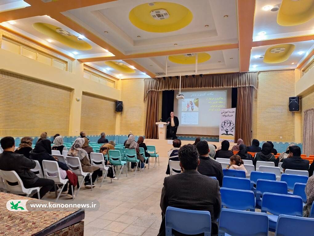 1369208-1 برگزاری کارگاههای نقاشی و سفالگری با محوریت «دوست من کتاب»، در مرکز شماره (۳) کانون پرورش فکری کودکان و نوجوانان سنندج